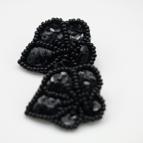 Gorgeous handmade beaded earrings with leather backing - Picture 2 of 6